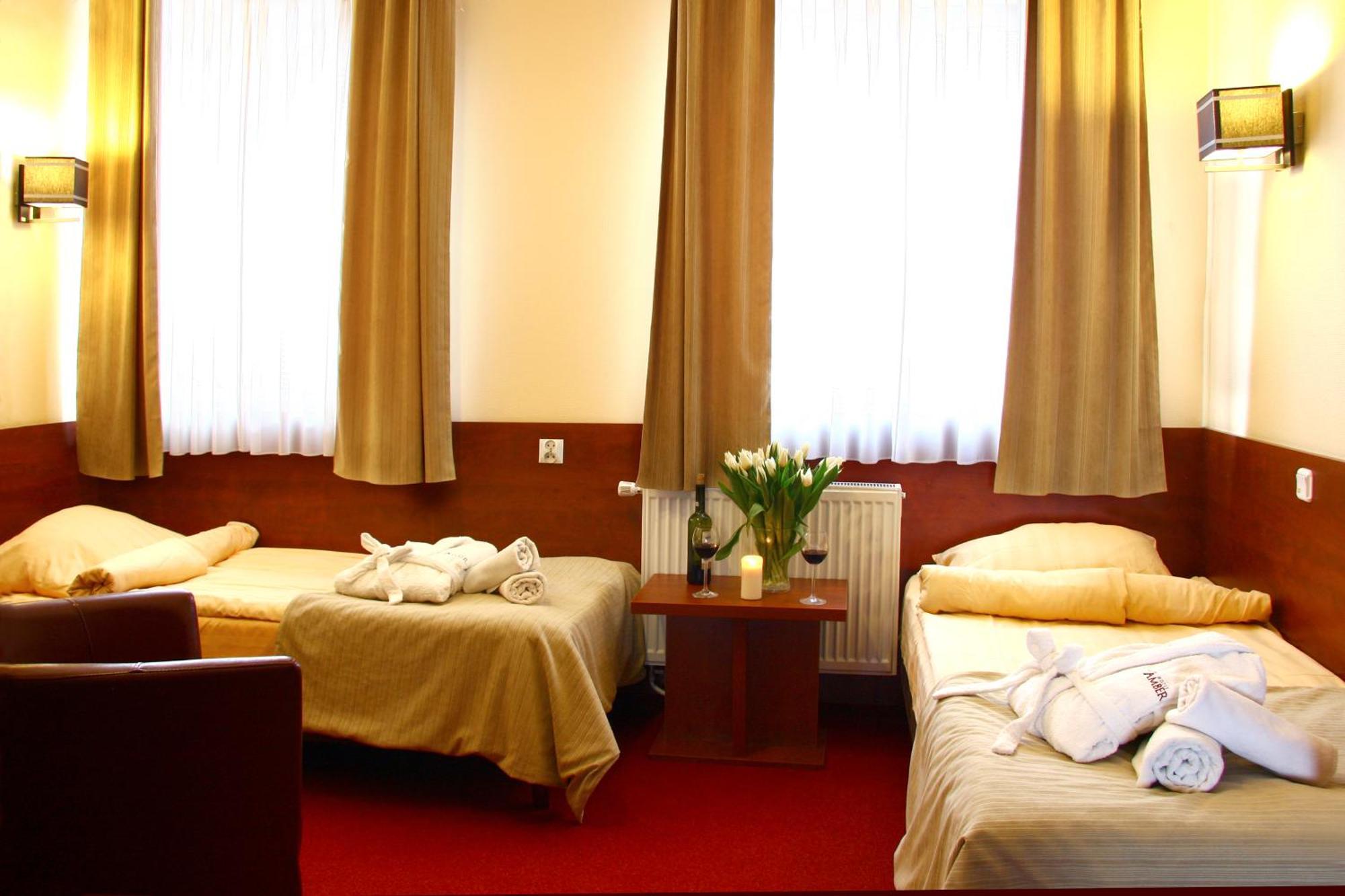 Hotelik & Restauracja Amber Raszyn Εξωτερικό φωτογραφία