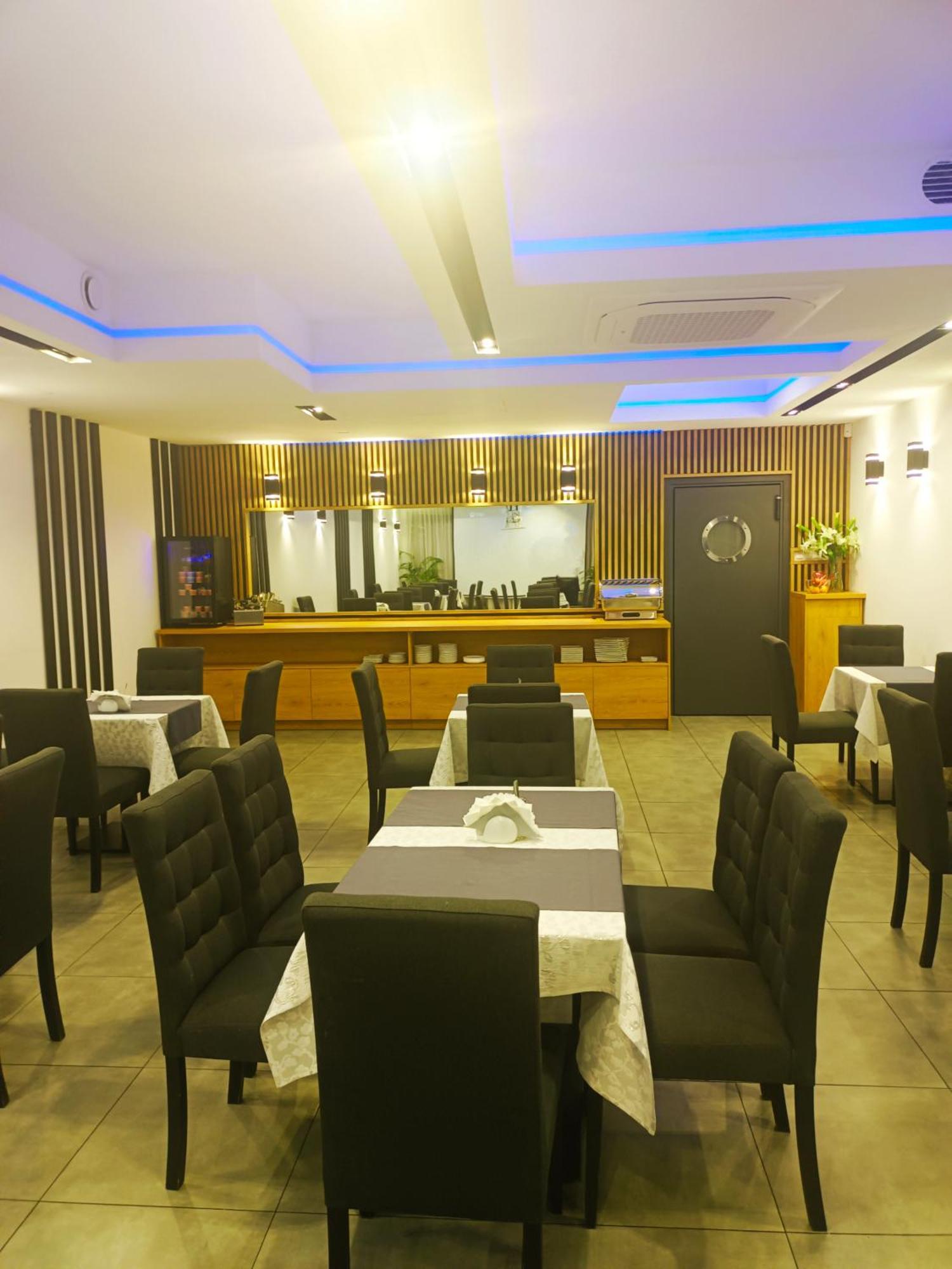 Hotelik & Restauracja Amber Raszyn Εξωτερικό φωτογραφία