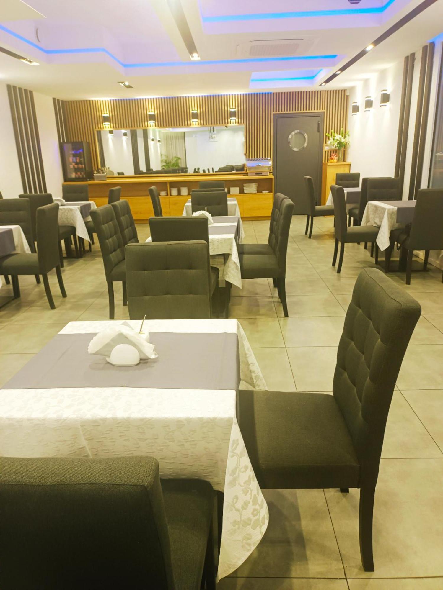 Hotelik & Restauracja Amber Raszyn Εξωτερικό φωτογραφία