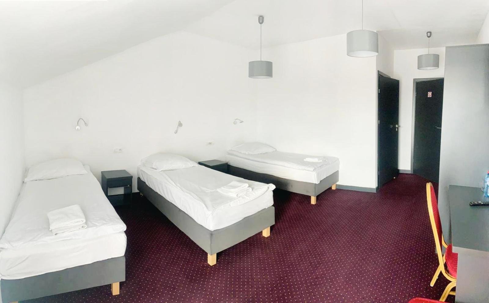 Hotelik & Restauracja Amber Raszyn Εξωτερικό φωτογραφία