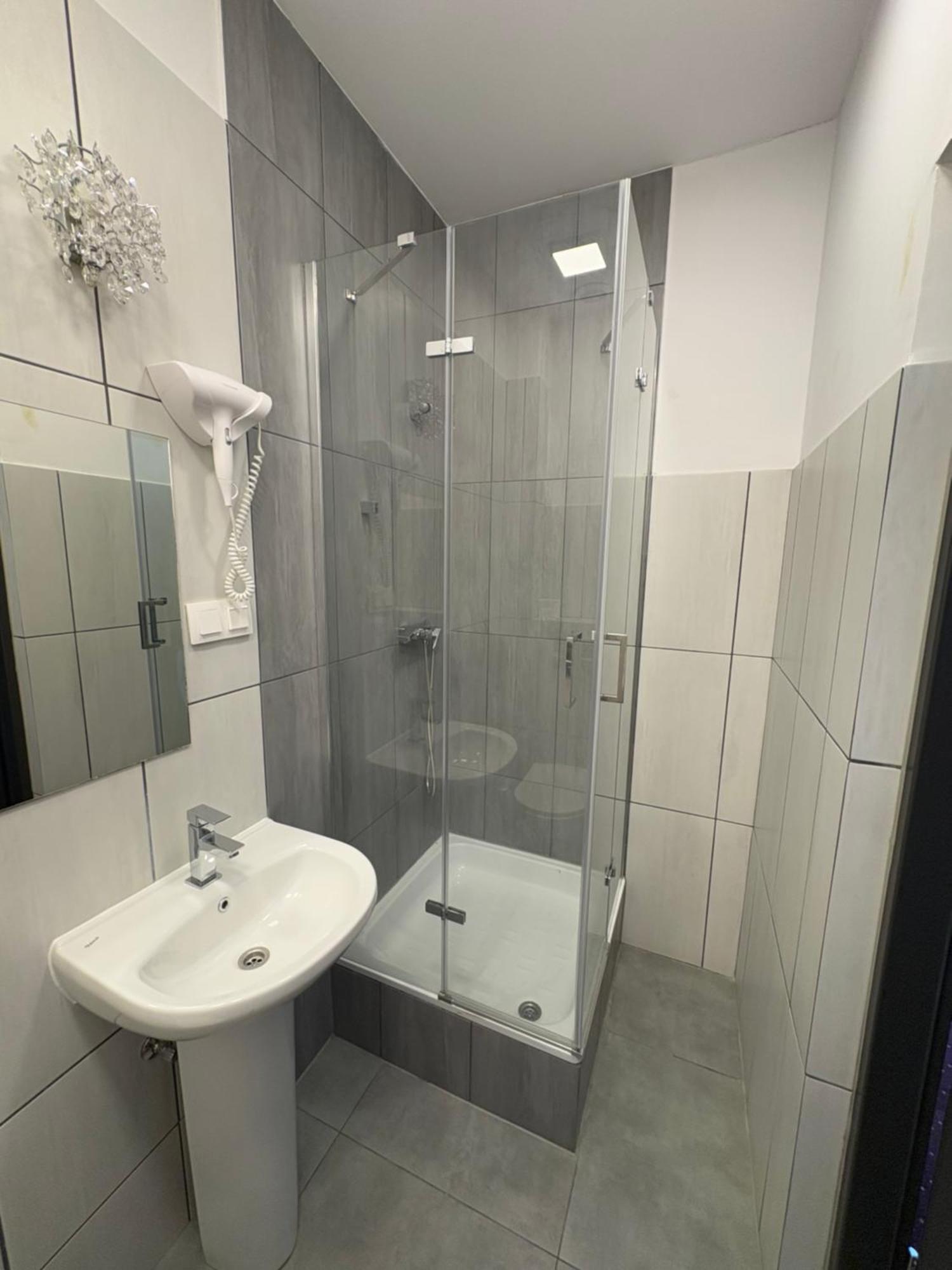 Hotelik & Restauracja Amber Raszyn Εξωτερικό φωτογραφία